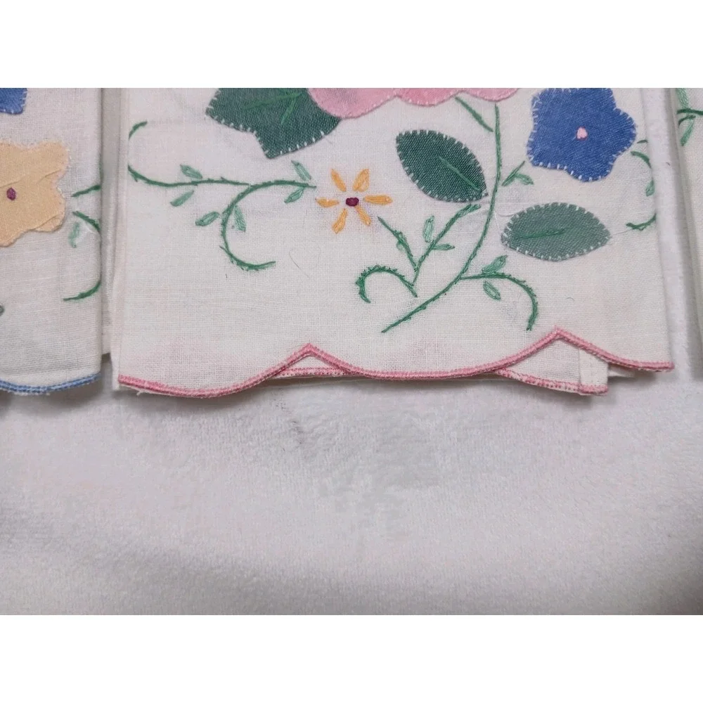 Cotton Peking Handicraft Set of 3 Floral Applique Embroidered Hand Towels